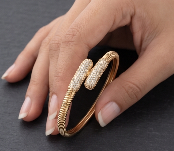 Luminous Elegance Gold‑Linked Bracelet