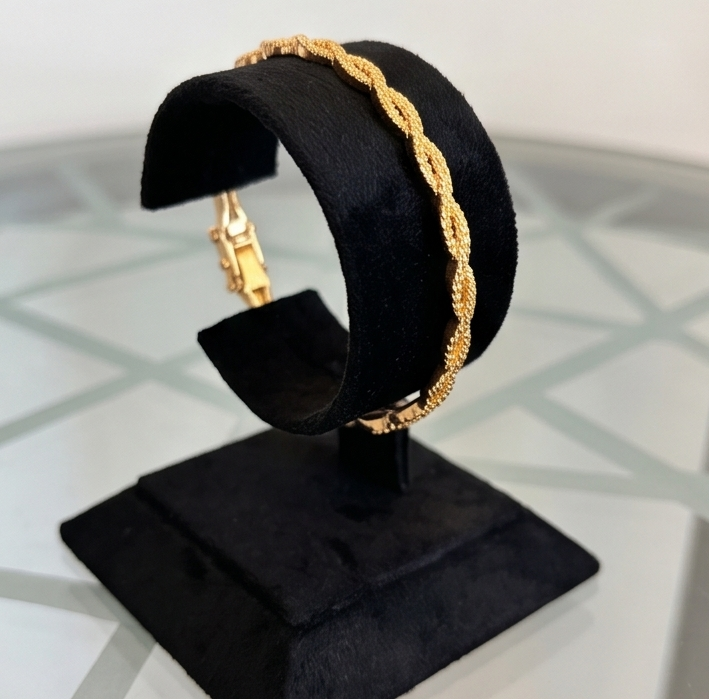 Twisted Gold Bypass Bangle with Pavé Circles