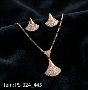 Rose Gold Fan‑Shaped Jewelry Set