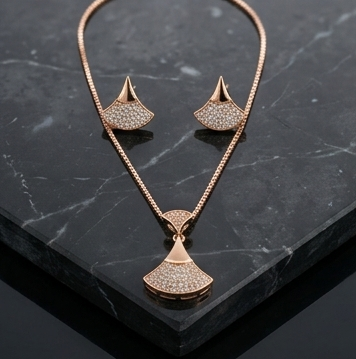 Rose Gold Fan‑Shaped Jewelry Set